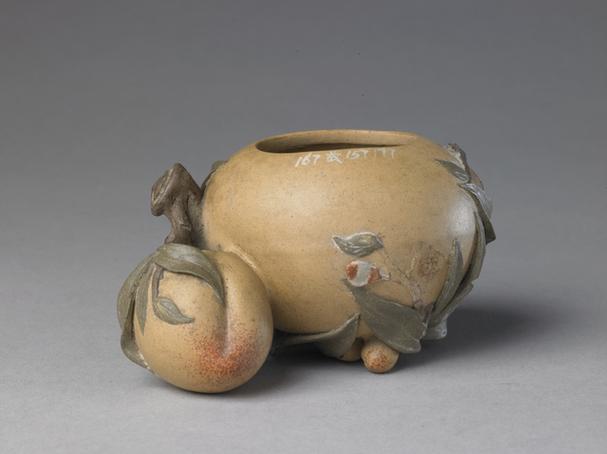 宜兴窑紫砂桃式水丞