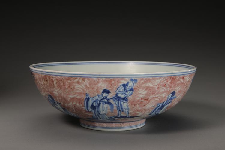 青花釉里红八仙图大碗