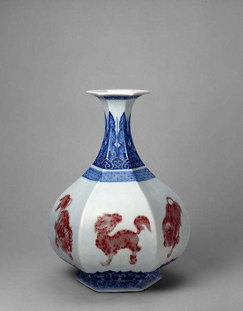 宣德款青花釉里红六方瓶