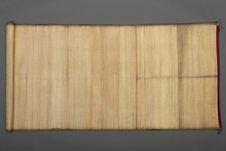 紫红色地方棋纹回回织金锦