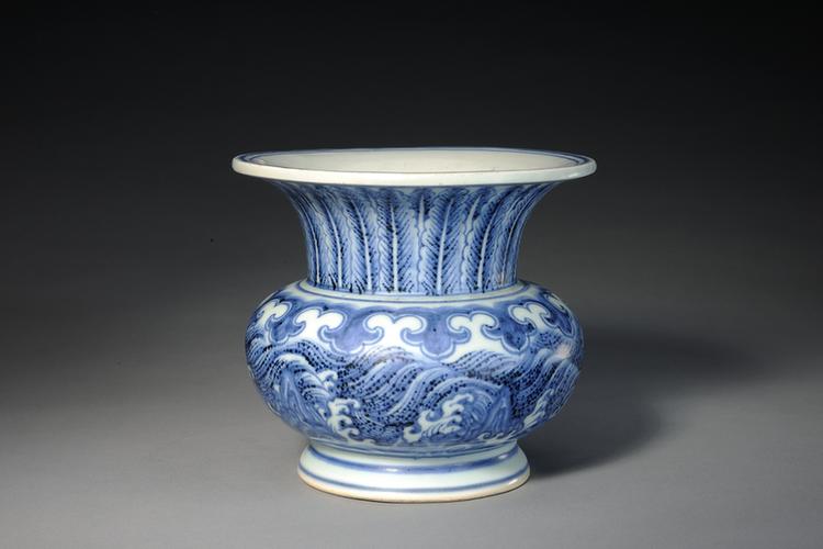 青花海水蕉叶纹尊