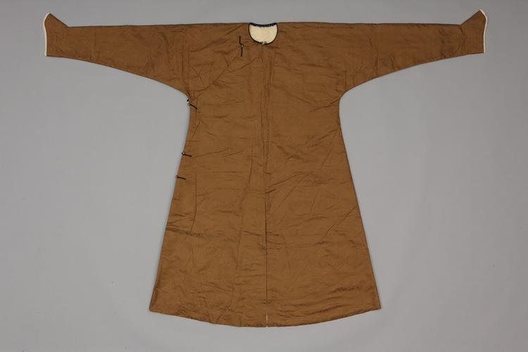 驼色天纹锦珍珠毛皮常服袍