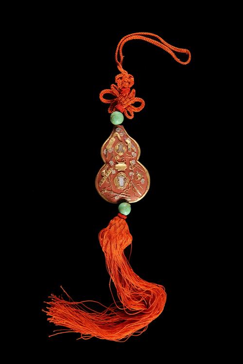 嵌螺钿大喜纹葫芦形紫金锭佩