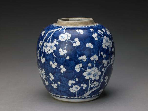 青花冰梅纹罐