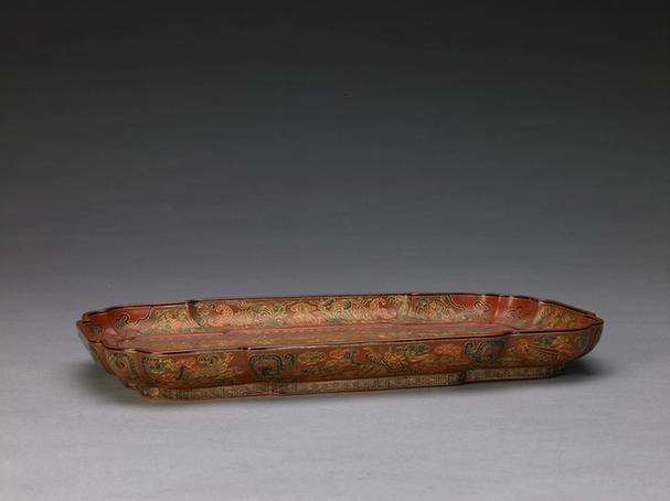 乾隆款戗金彩漆万福凤纹长方委角盘