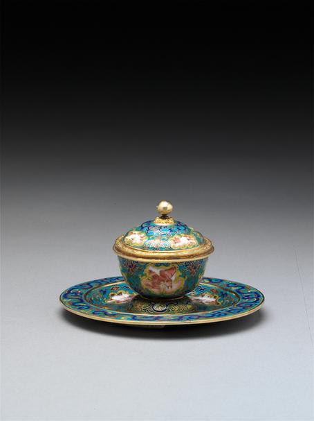 乾隆款掐丝珐琅开光山水图杯盘