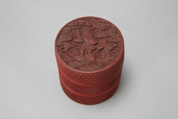 剔红人物图二层圆套盒