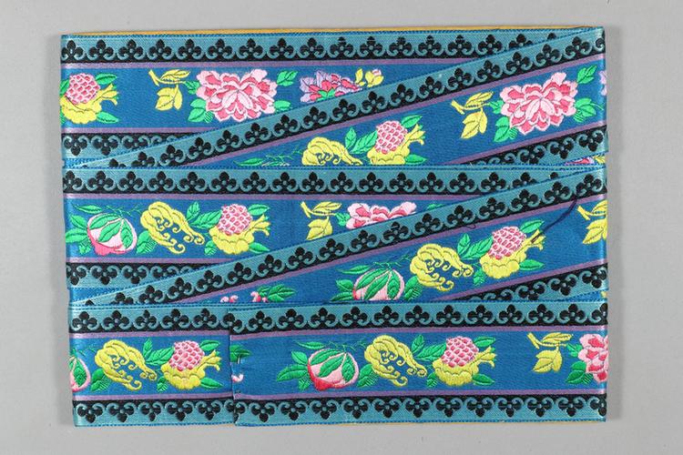 品蓝色缎地三多牡丹纹绦