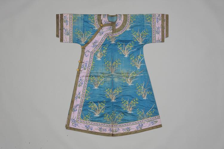 月白色缎绣墩兰纹夹衬衣