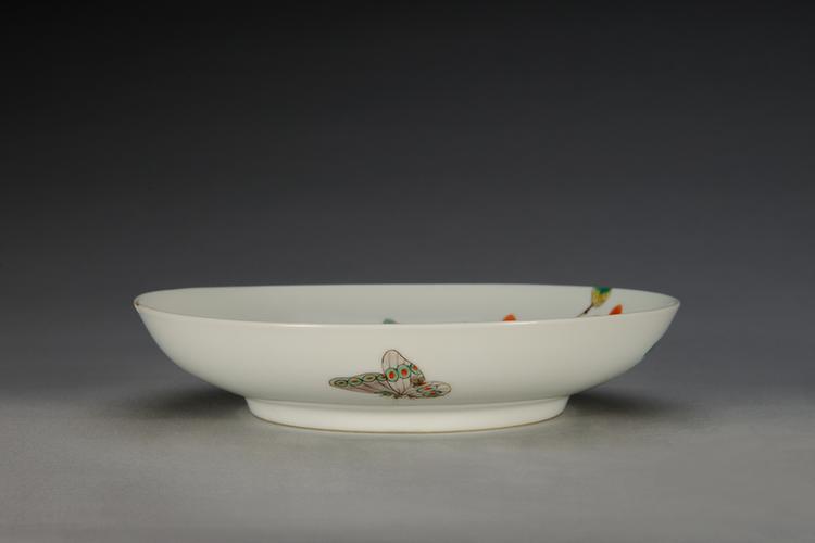 成化款五彩过枝花蝶图盘