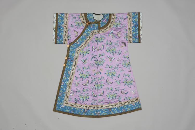 雪灰色缎绣海棠蝶纹夹衬衣