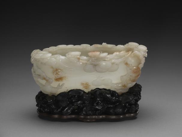 带皮青玉蝠松纹腰圆洗