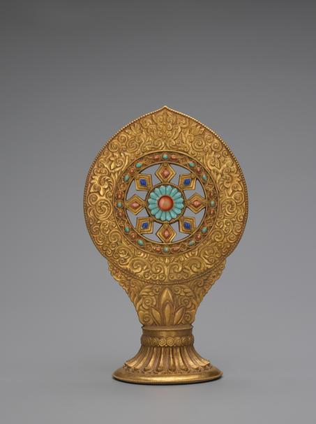 乾隆款金釉五彩瓷法轮