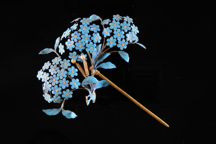 点翠球梅纹头花