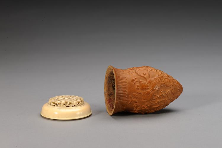 匏制光素象牙雕缠枝葫芦梅花纹盖蝈蝈笼