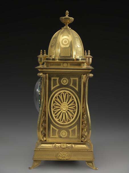 铜镀金嵌料石花五塔钟