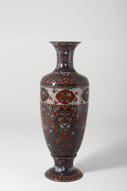 紫地兽面开光龙凤纹七宝烧大瓶