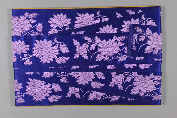 宝蓝色缎地菊牡丹纹绦