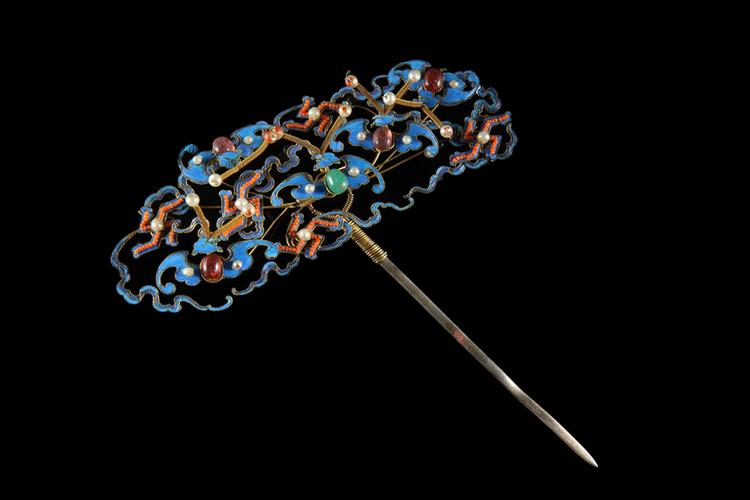 点翠镶料珠万福纹头花