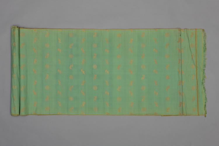 浅绿色地福寿纹织金绸