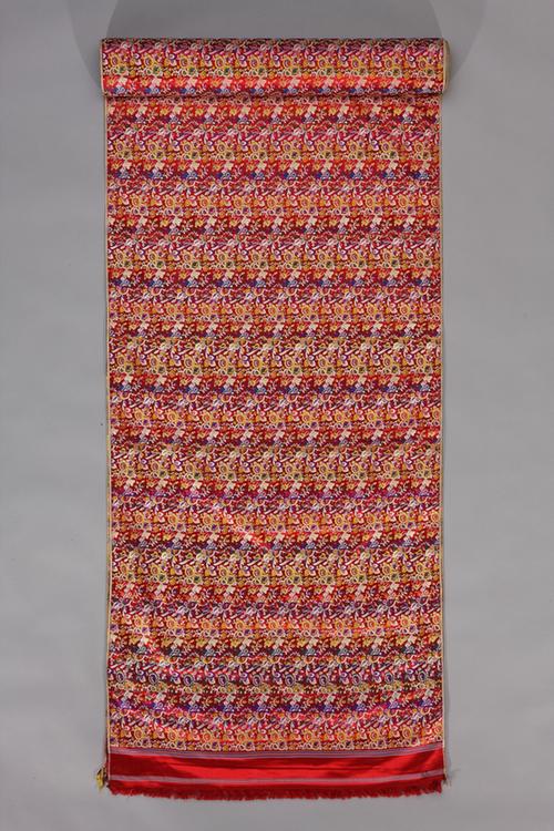 红色花鸟纹广缎