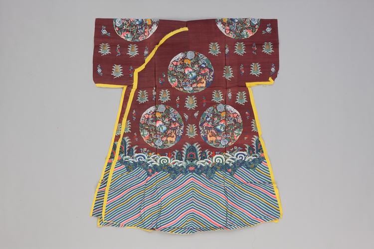 绛色缂丝有水团鹤鹿花卉纹袍料