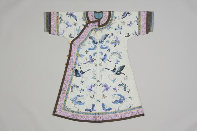 湖色绸绣三蓝加彩百蝶纹棉衬衣