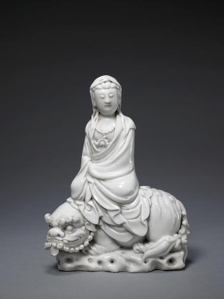 德化窑白釉观音菩萨像