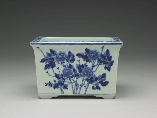 官窑 青花牡丹萱花长方花盆