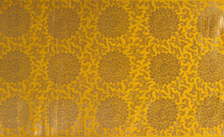 明黄色西番莲纹织金缎