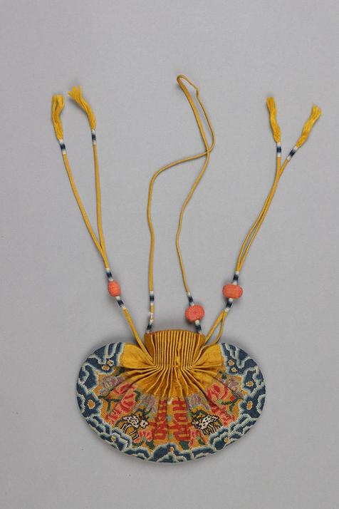 黄色缎口满纳菊花双喜小羊纹腰圆荷包