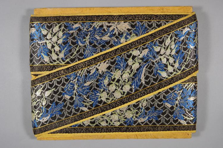 水墨花锦缎地织金荷花牡丹纹绦