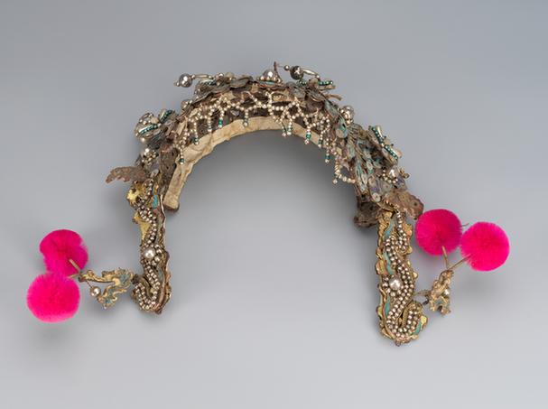 串玻璃珠龙花蝶纹带粉红绒球大过桥