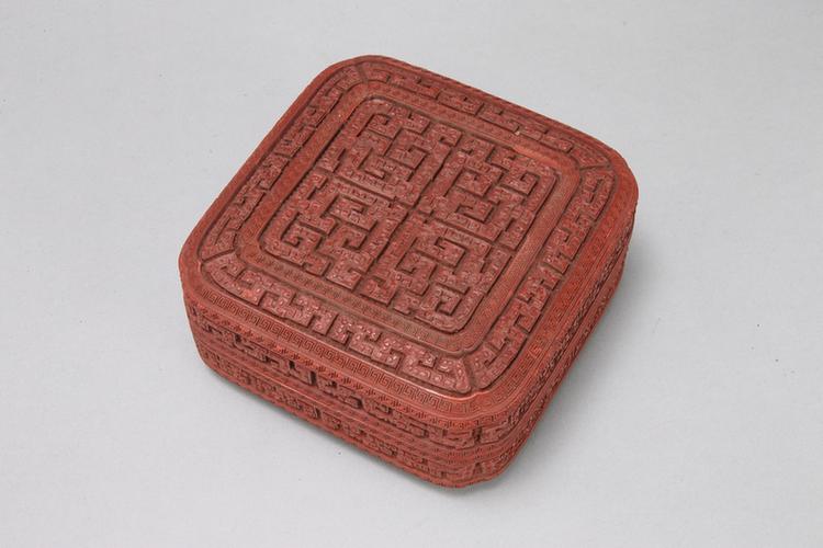 剔红双面回纹方盒