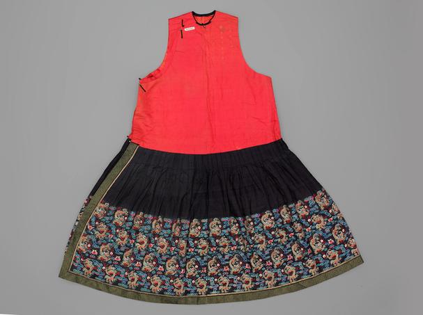 石青色缂丝彩云金龙纹大朝裙