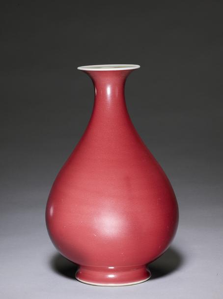 乾隆款祭红釉玉壶春瓶