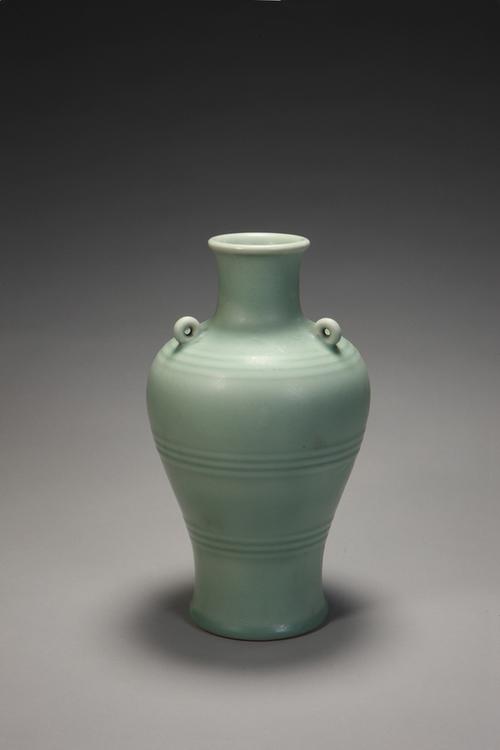 雍正款冬青釉弦纹三系瓶