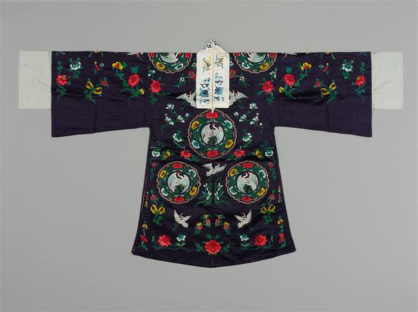 石青色缎绣十团鹤纹女帔