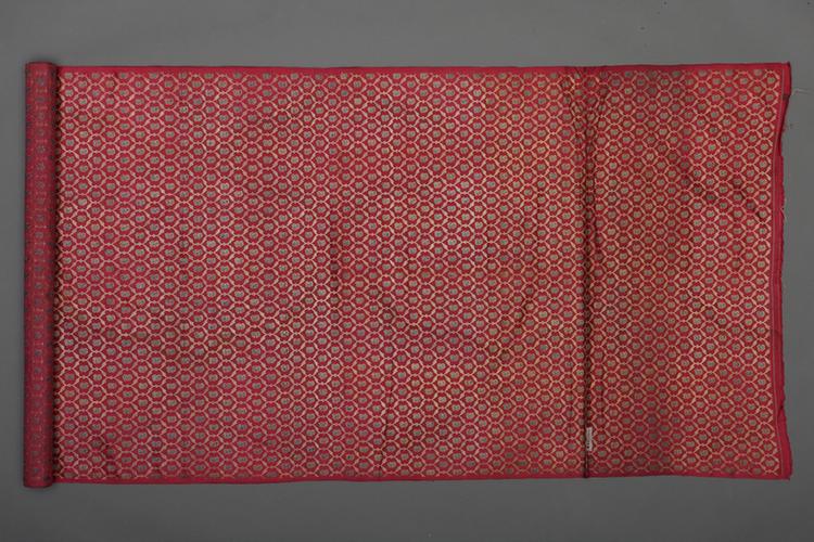 玫瑰紫色地龟背朵花纹回回织金锦