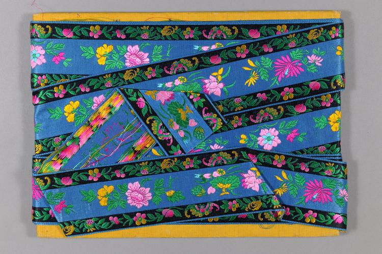 品蓝色缎地荷花菊桃花牡丹纹绦