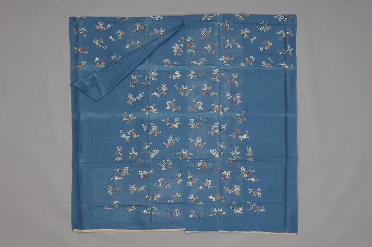 月白色芝麻纱绣子孙万代纹袍料