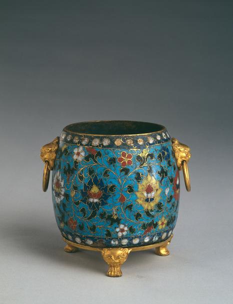 掐丝珐琅缠枝莲纹鼓式炉