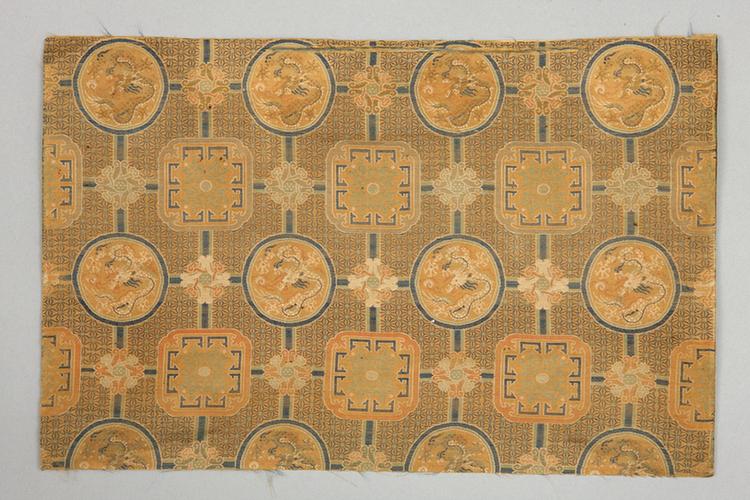 驼色地团龙纹天华锦