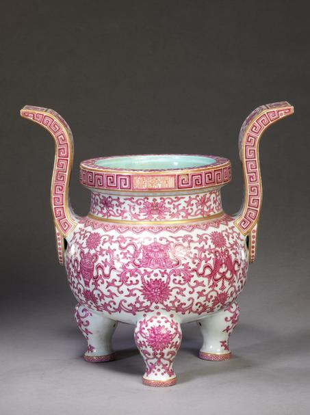 乾隆款胭脂彩勾莲八宝纹五供-炉