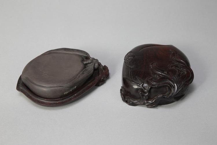 石庵铭端石桃式砚