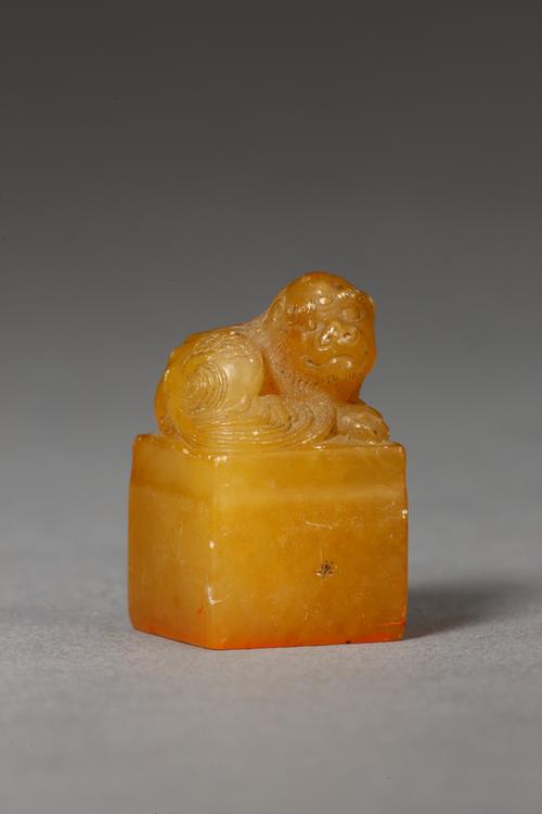 “时和人寿”兽钮田黄石章