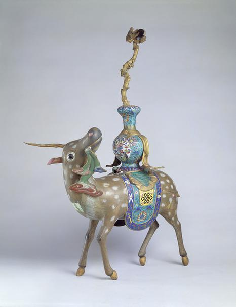 掐丝珐琅如意花卉纹鹿驮瓶