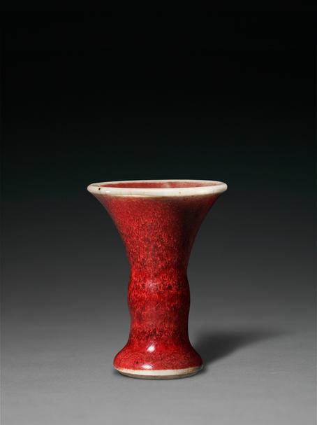 郎窑红釉小花觚