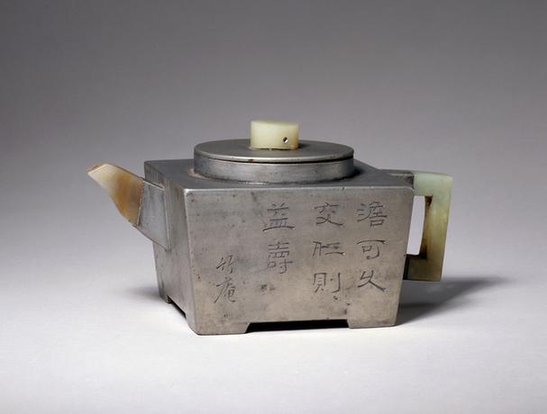 竹庵款锡刻花鸟图方壶