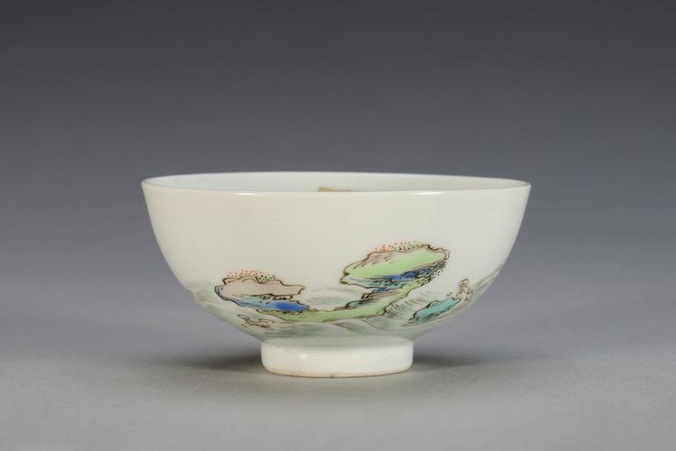 雍正款五彩仕女图碗